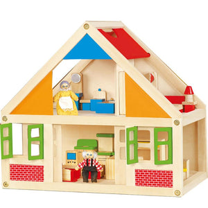 Maison de poupée en bois naturelle avec pièces aménagées et meubles visibles