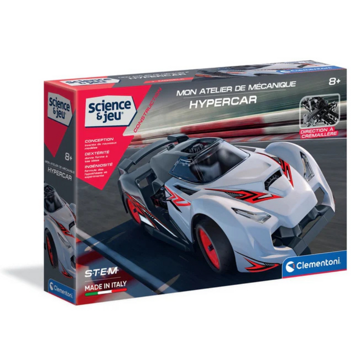 Enfant assemblant le kit Mon Atelier Mécanique Hypercar