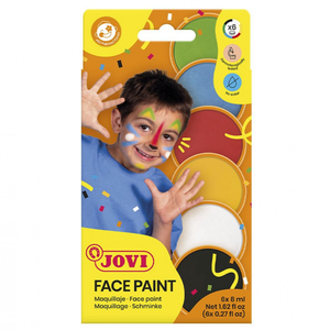 Enfant appliquant du maquillage crème Jovi sur son visage avec une éponge