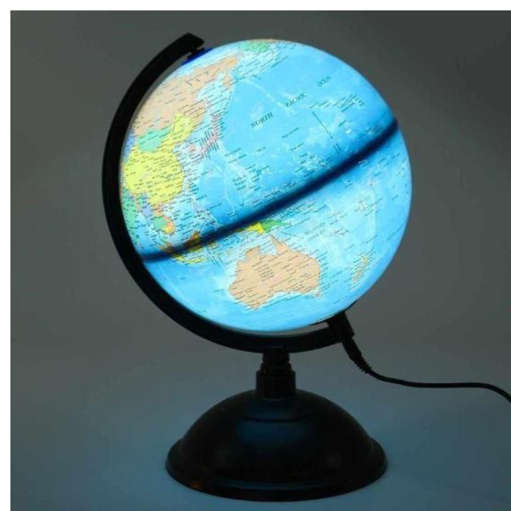 Globe Terrestre allumé dans une chambre d'enfant