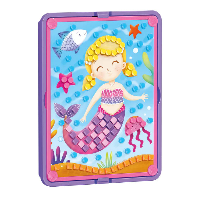 Enfant réalisant une mosaïque éducative avec Mosaic Pin Sirène