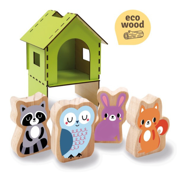 Enfant jouant avec la maison et les animaux en bois du jeu Montessori