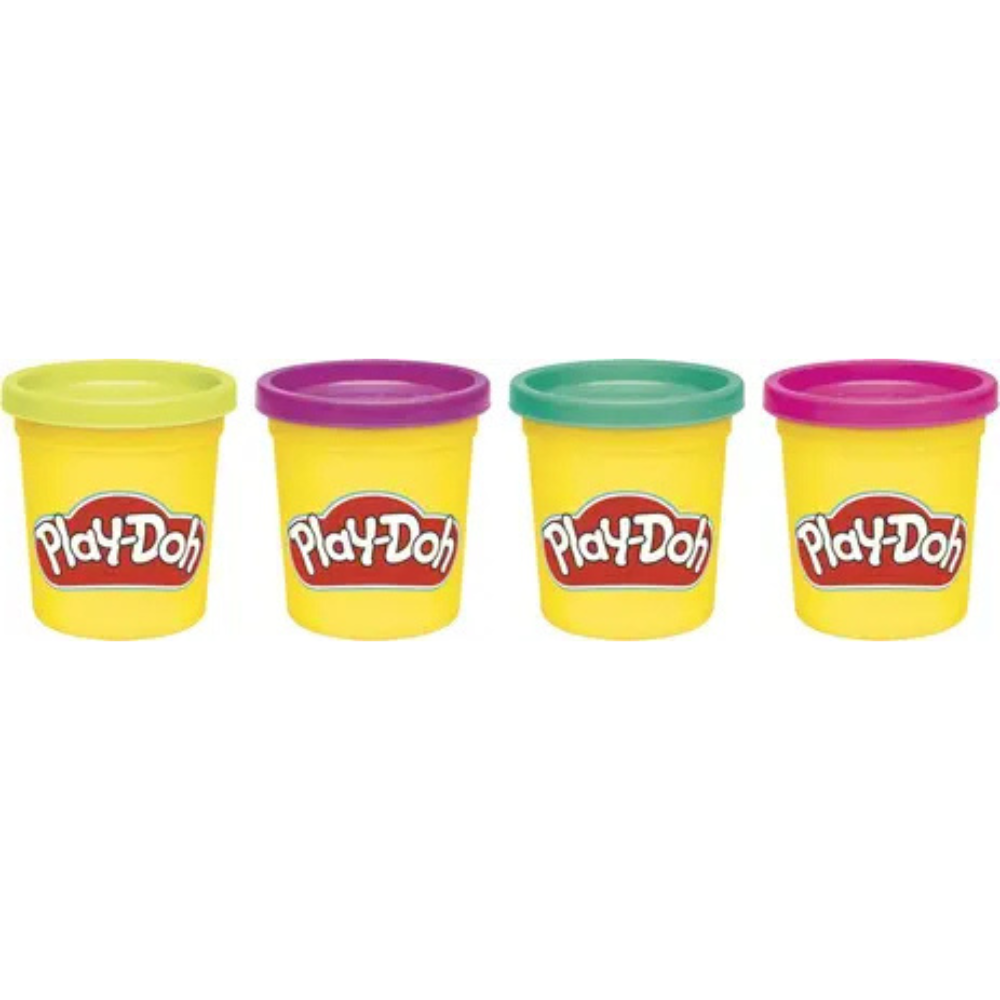 Enfant jouant avec de la pâte à modeler Play-Doh