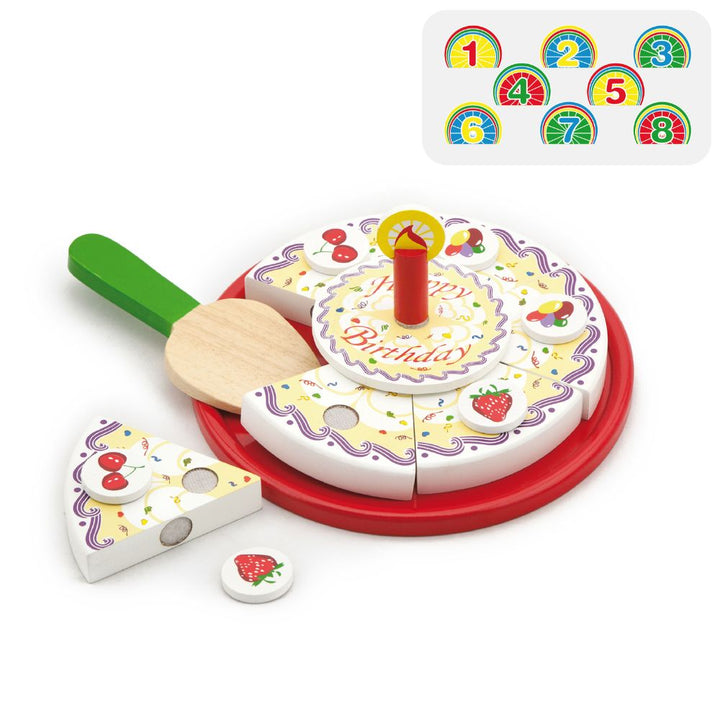Gâteau d'anniversaire en bois à découper avec bougies et pelle à tarte